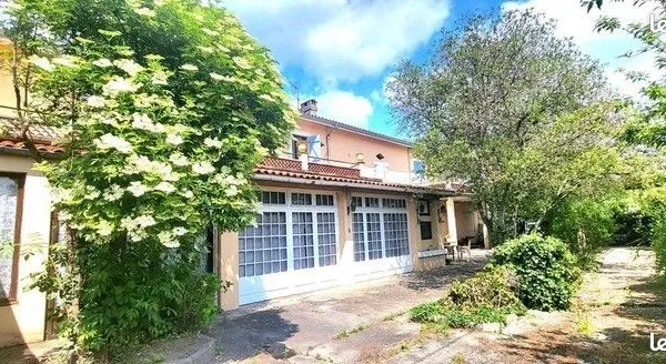 Vend belle bâtisse 800m2