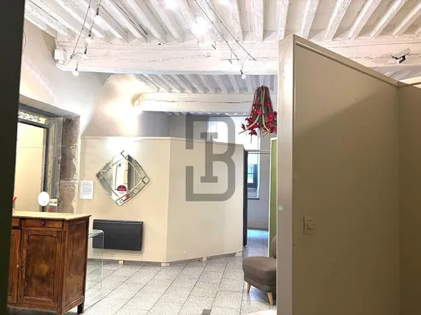Bureau et espace de travail Vente Carcassonne 3p 110m² 125000€
