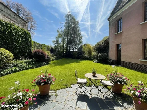 Maison 10 pièces 438 m²