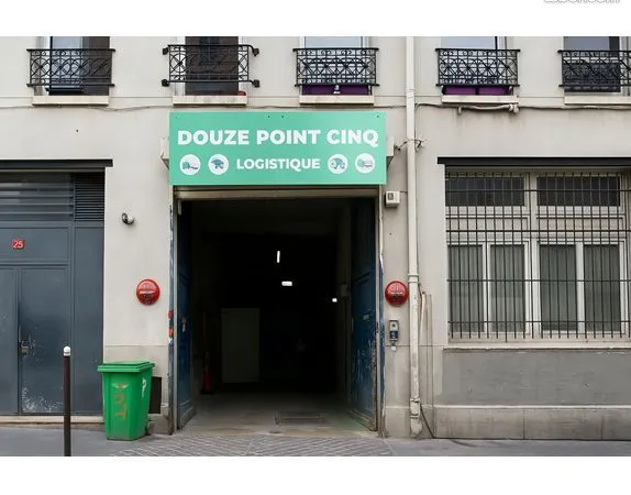 Local commercial 743 m² PARIS 11