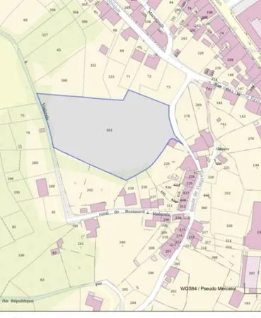 Terrain 6700 M²