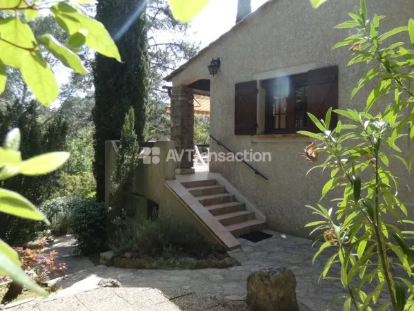 Maison de charme avec vue, terrain clos de 2 214 m2
