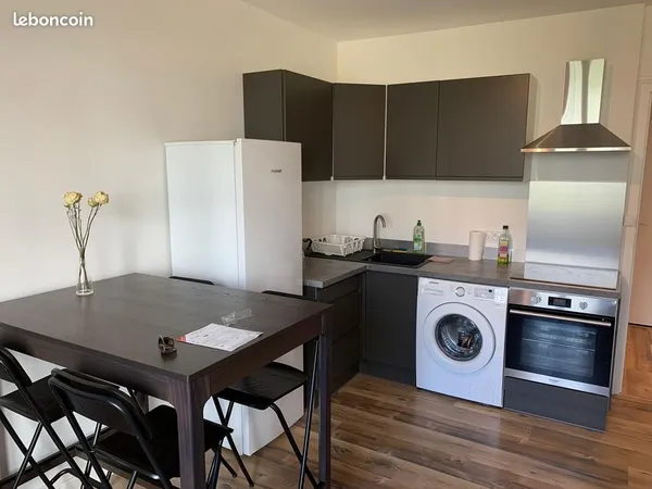 Colocation moderne à Grenoble - Chambre meublée tout compris proche centre