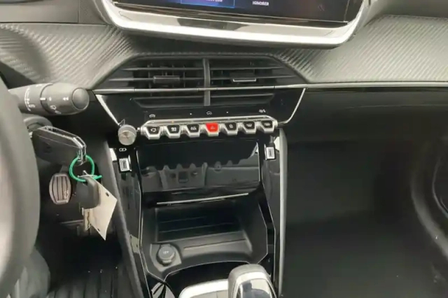 Peugeot 208 100 s&amp;s bvm6 — photo 10