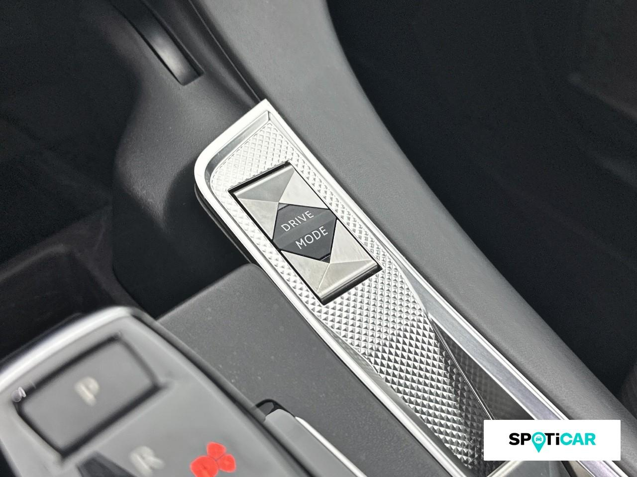 Ds Ds 7 crossback e-tense 4x4 300ch rivoli — photo 17