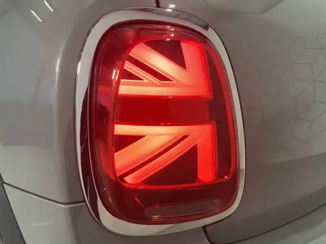 Mini Mini hatch 5 portes cooper 136 ch dkg7 — photo 33