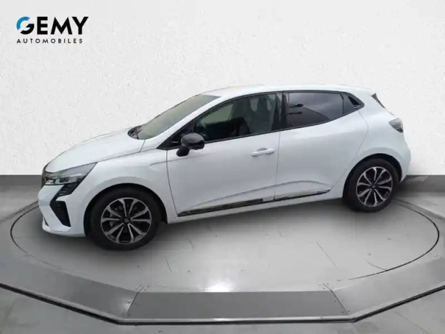 Renault Clio e-tech full hybrid 145