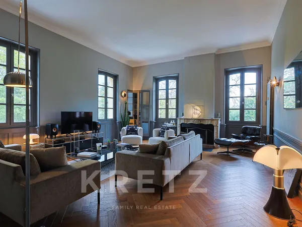 Appartement d'exception de 158 m2, 2 chambres au coeur d'un château du 18ème