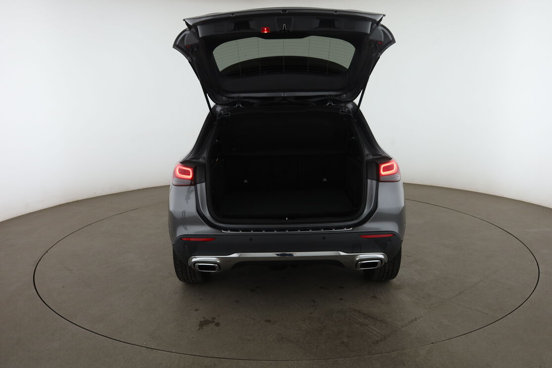 Mercedes-Benz GLA 200 d Progressive Line DCT — photo 15