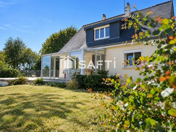Maison familiale de 94 m² habitables - 4 chambres - Hangar de 270 m² - Terrain de plus de 7 500 m²