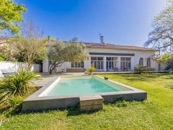 Maison de 8 pièces principales