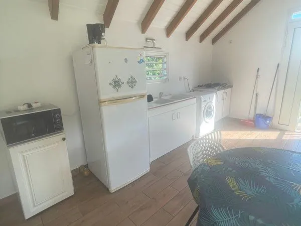 à louer studio meublé de 40 m2- calvaire baie-mahault
