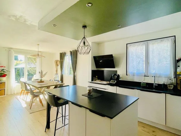 Maison 6 pièces 141 m²
