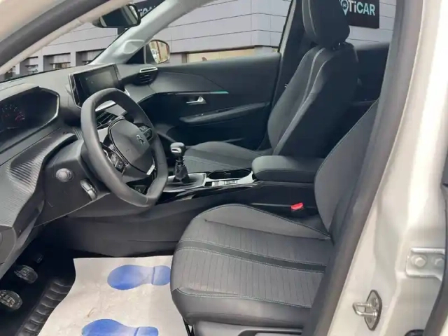 Peugeot 208 puretech 100 s&amp;s bvm6 — photo 9