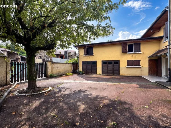 Maison 9 pièces 202 m²