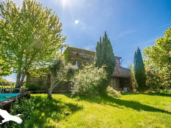 Maison 6 pièces 285 m²