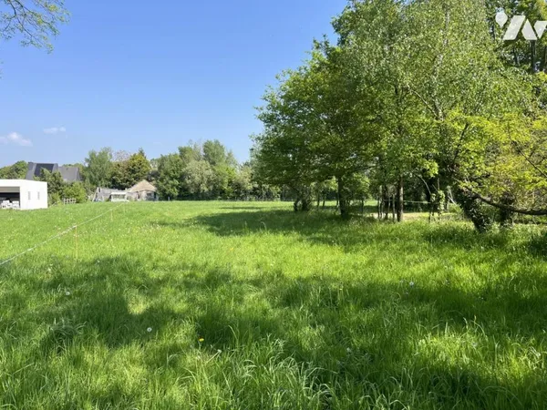 Terrain 2096 m²