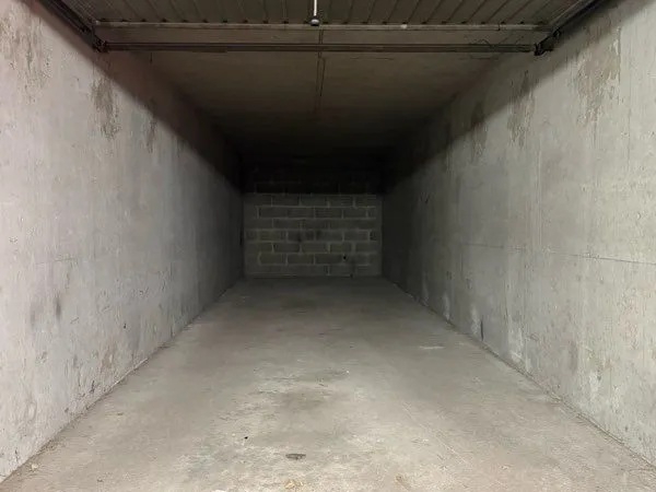 Location double garage box fermé