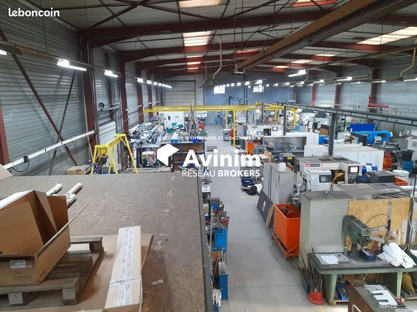 Local 1100 m² Jargeau