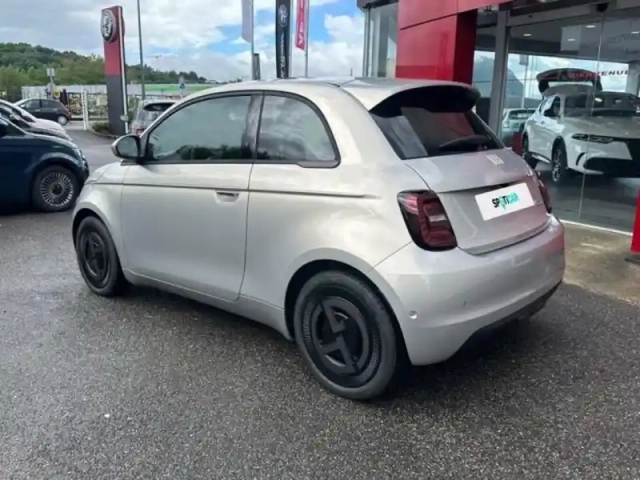 Fiat 500 e 118ch giorgio armani collectors edition my25 — photo 7