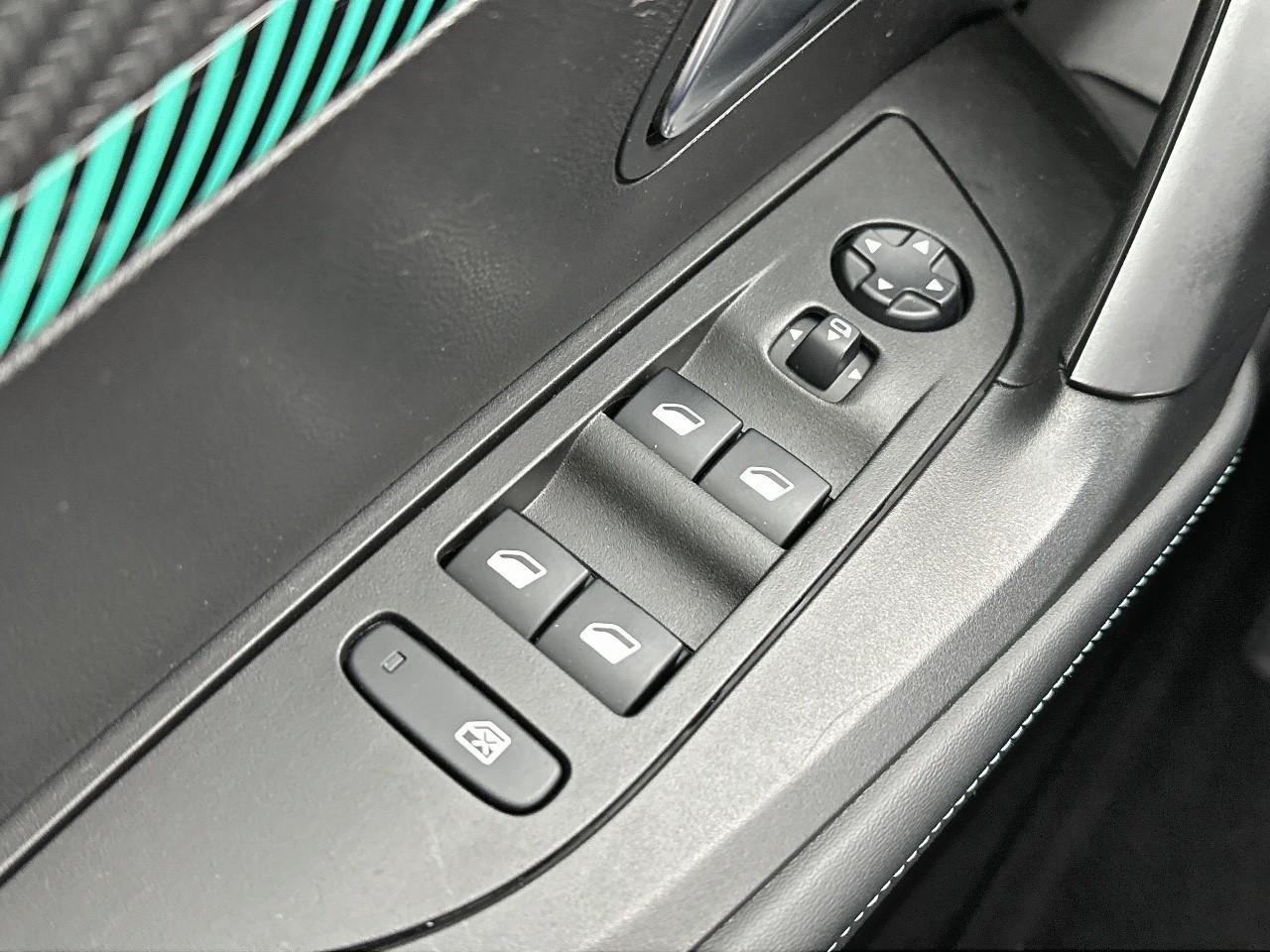 Peugeot 2008 puretech 100 s&s bvm6 allure — photo 15