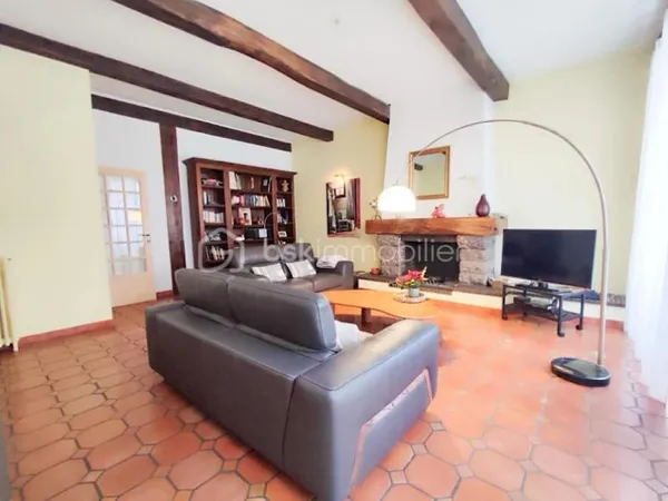 Propriété 11 pièces 375 m²