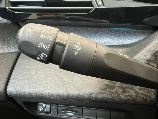 Peugeot 308 sw 1.2 puretech 130ch s&amp;s allure pack eat8 — photo 15