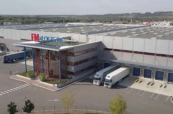 Entrepôt 83969 m²