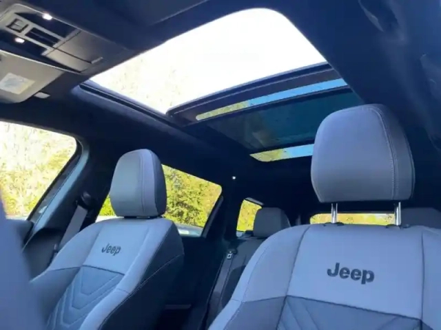 Jeep Compass electrique 213ch 157kw first edition — photo 9