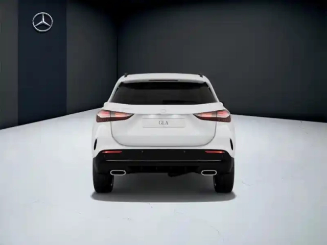 Mercedes Gla 180 d amg line — photo 4