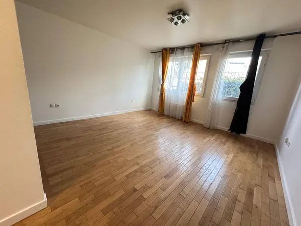 Studio 1 pièce 28 m²