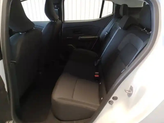 Dacia Sandero sce 65 — photo 8