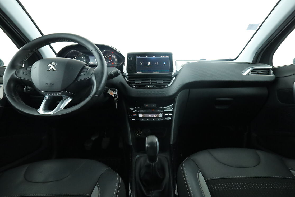 Peugeot 2008 1.6 Blue-HDi Allure — photo 11