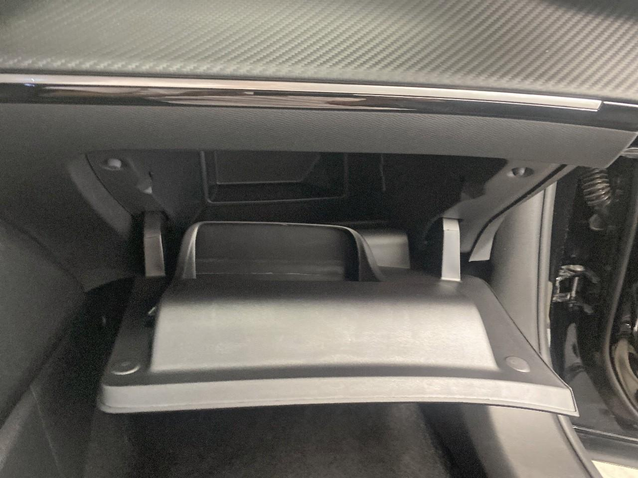 Peugeot 2008 hybrid 136 e-dcs6 allure — photo 28