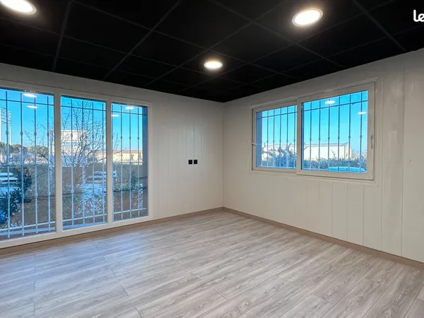 Bureau 30 m²