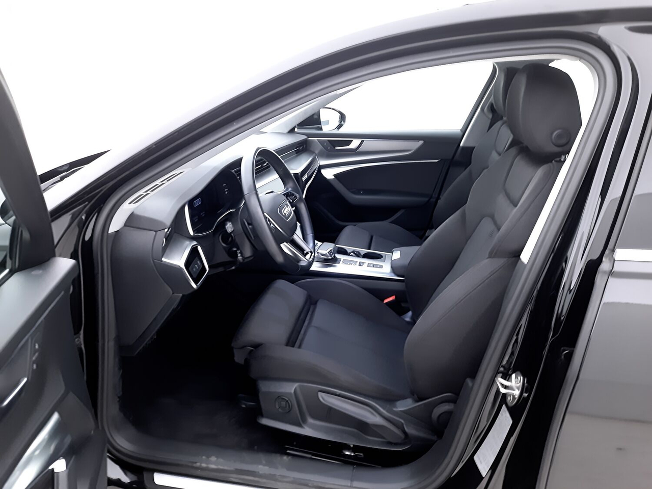 Audi A6 Avant — photo 11
