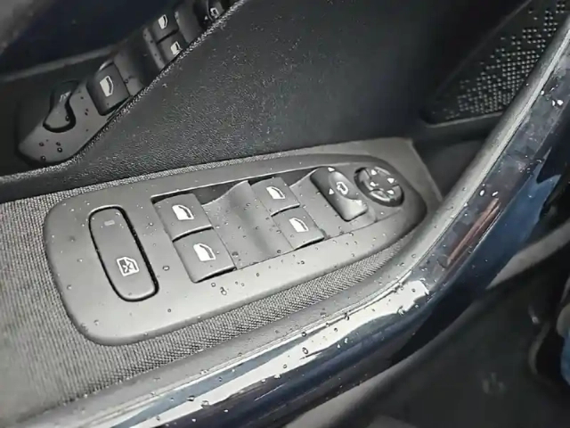 Peugeot 2008 puretech 110ch s&amp;s bvm6 — photo 19