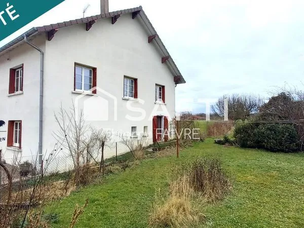 Maison pierre avec grandes dépendances et terrain.