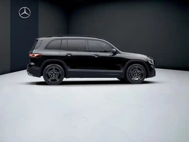Mercedes Glb 200 d amg line — photo 18