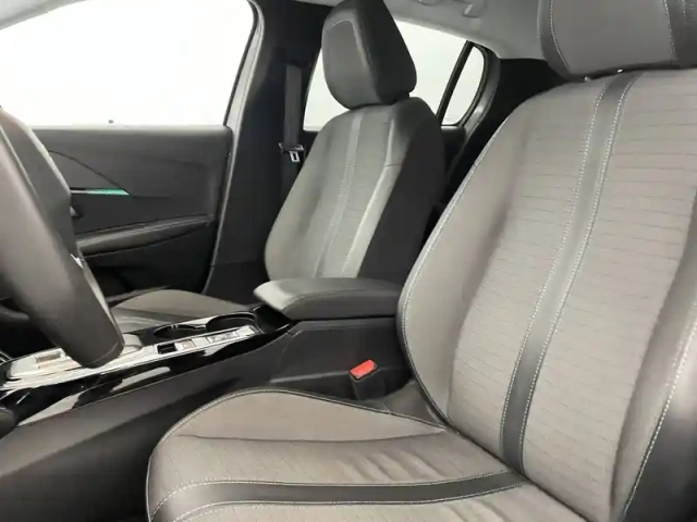 Peugeot 208 electrique 50 kwh 136ch — photo 14