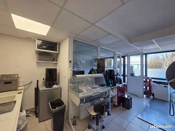 Local 30 m² GRESY SUR AIX