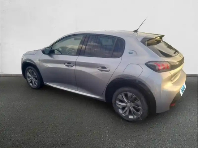 Peugeot 208 electrique 50 kwh 136ch — photo 7