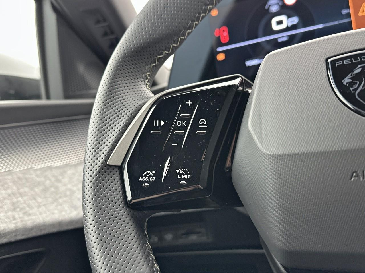Peugeot 5008 hybrid 145 e-dcs6 gt — photo 18