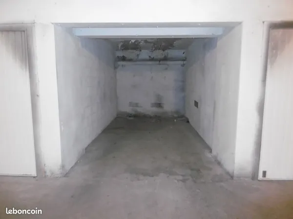 Stationnement Location Brest   65€