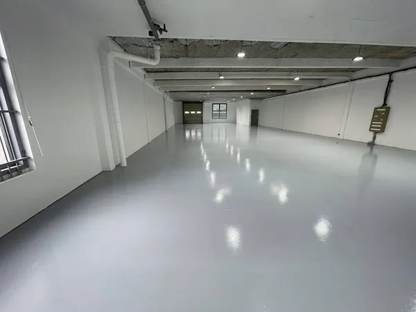 Entrepôt 807 m²