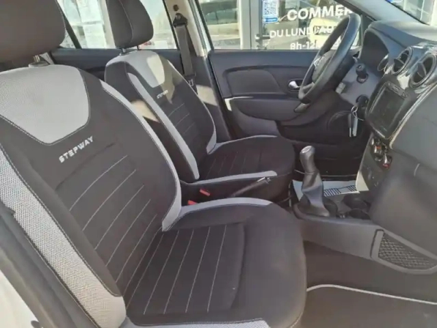 Dacia Sandero stepway blue dci 95 — photo 13