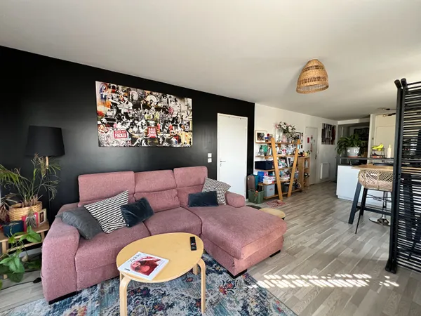 Appartement RENNES - T3 - COURROUZE - LUMINEUX- STATIONNEMENT - BALCON