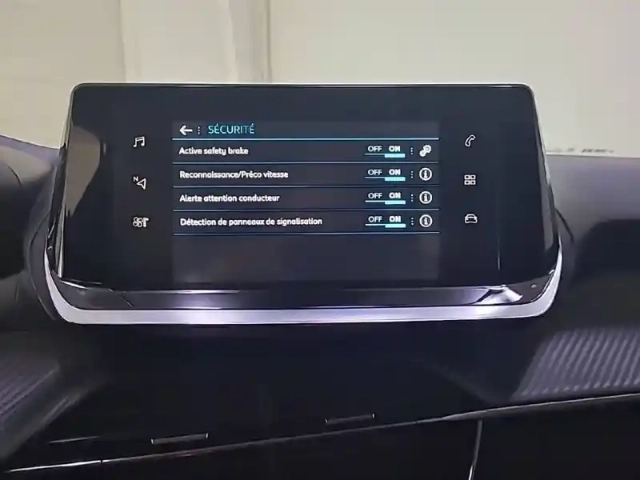 Peugeot 2008 puretech 130 s&amp;s eat8 — photo 22