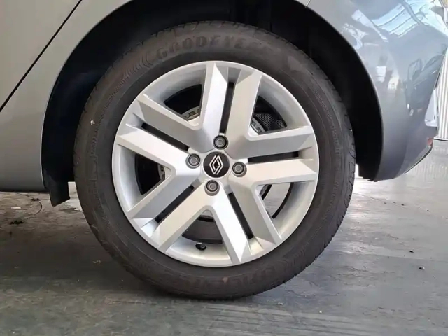 Renault Clio blue dci 100 ch gsr2 — photo 10
