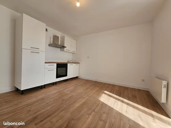 À louer - T2 rénové avec jardin, terrasse et parking - Olivet